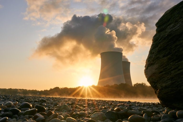 bomba atomica vs bomba nucleara