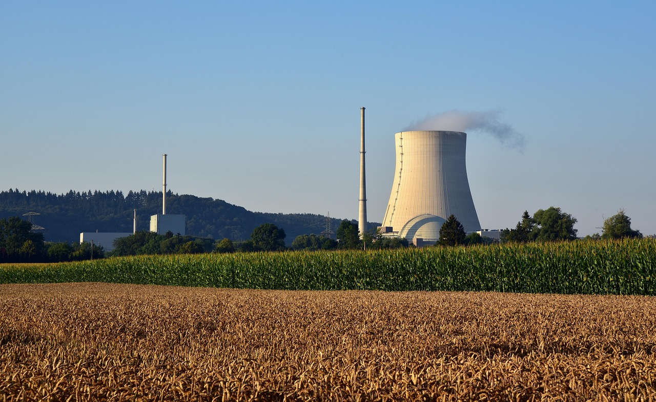 tari cu arme nucleare